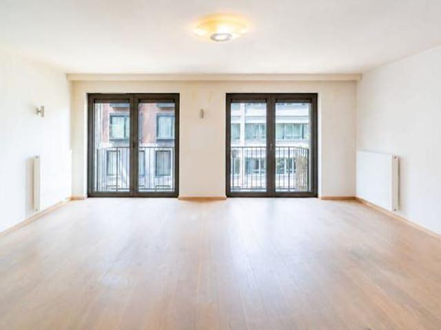 2 bedroom apartment on the trendy Eilandje