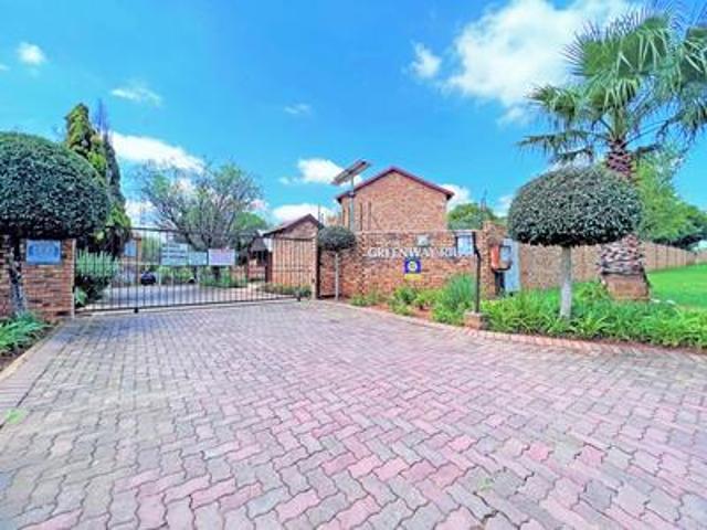 2 bedroom apartment on the market wi.