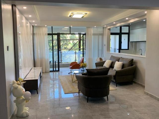 2 bedroom apartment all ensuite with a Dsq