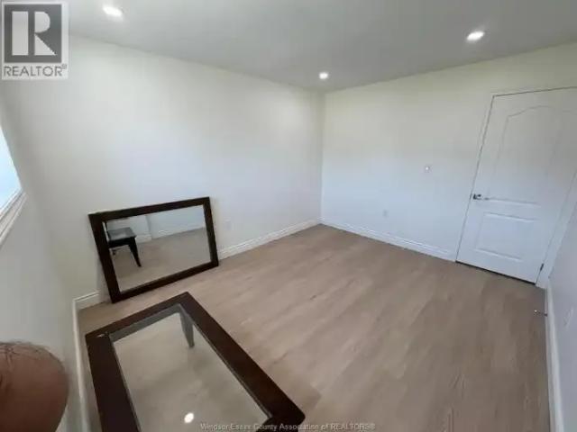 2 Bedroom Apartment Amherstburg ON 102578708
