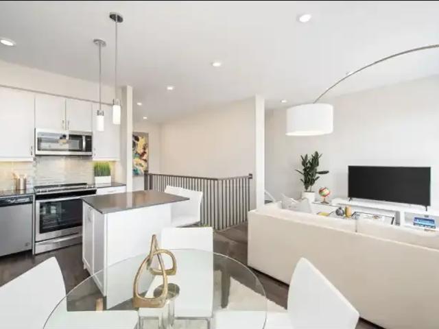 2 Bedroom Apartment Burlington ON 105100182