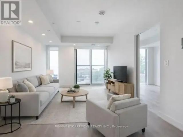 2 Bedroom Apartment Burlington ON 102306684