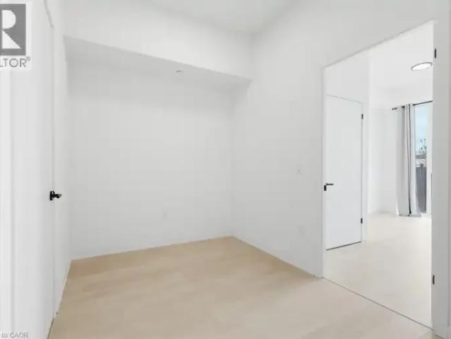 2 Bedroom Apartment Burlington ON 102339119