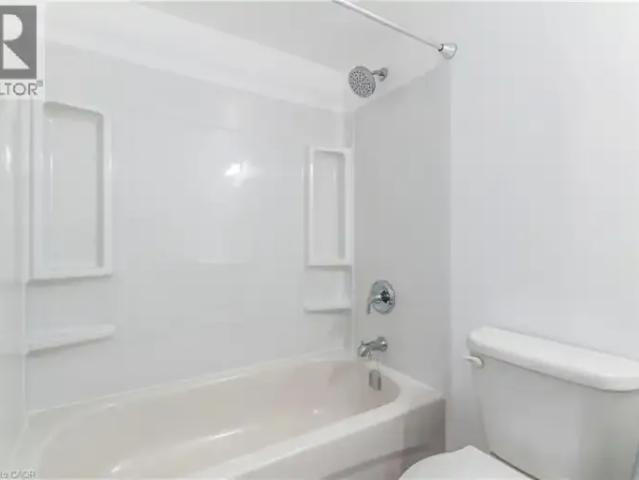 2 Bedroom Apartment Burlington ON 102578719