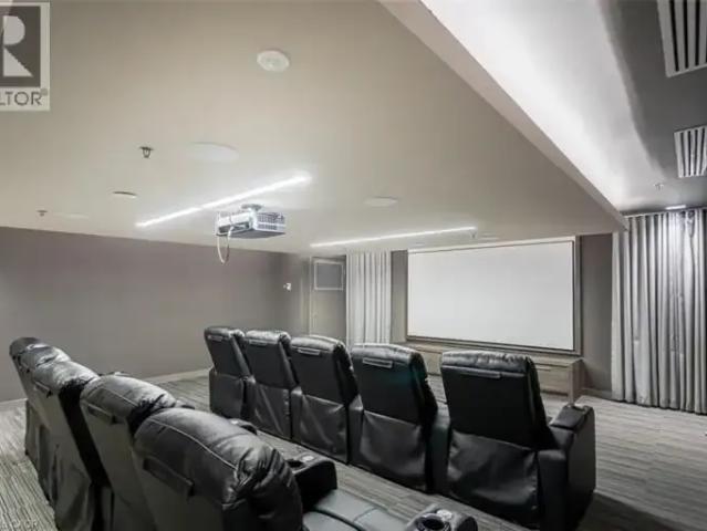 2 Bedroom Apartment Burlington ON 102715423