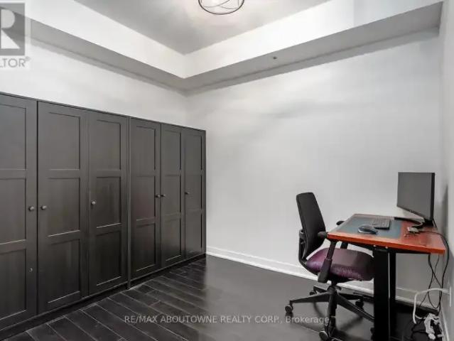 2 Bedroom Apartment Burlington ON 102794882