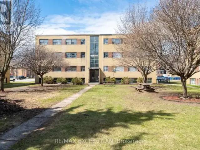 2 Bedroom Apartment Burlington ON 103840280
