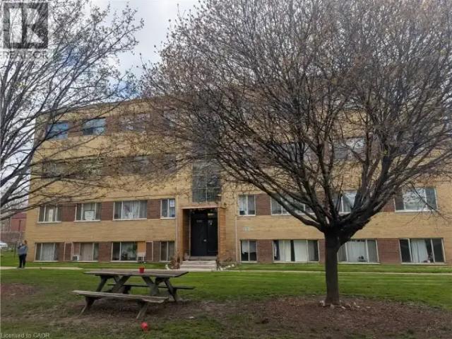 2 Bedroom Apartment Burlington ON LS101476022