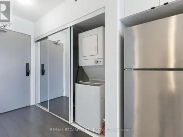 2 Bedroom Apartment Burlington ON LS102306681
