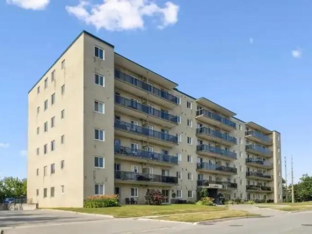 2 Bedroom Apartment Barrie ON LS102271657
