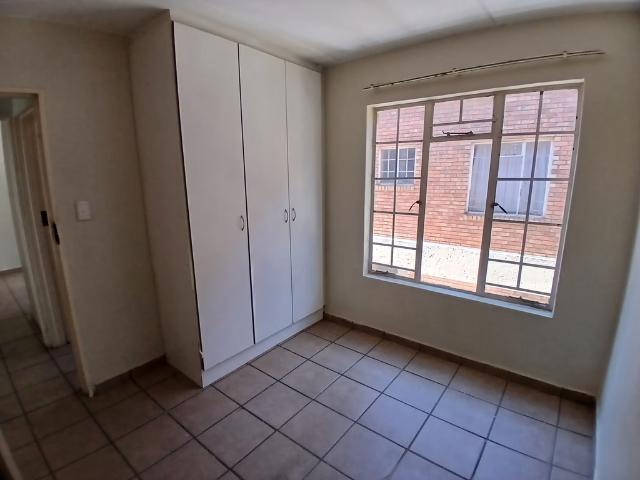 2 Bedroom Apartment Block To Let in Kempton Park Central