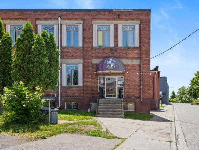 2 Bedroom Apartment Brantford ON 90730664