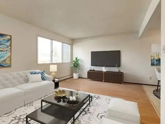 2 Bedroom Apartment Brooks AB 99672459