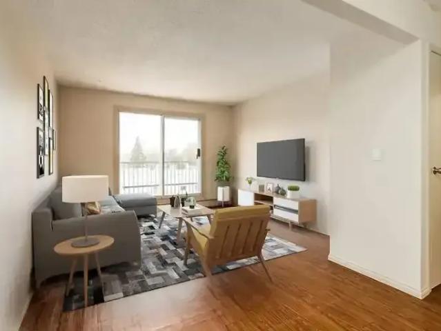 2 Bedroom Apartment Brooks AB LS101040886