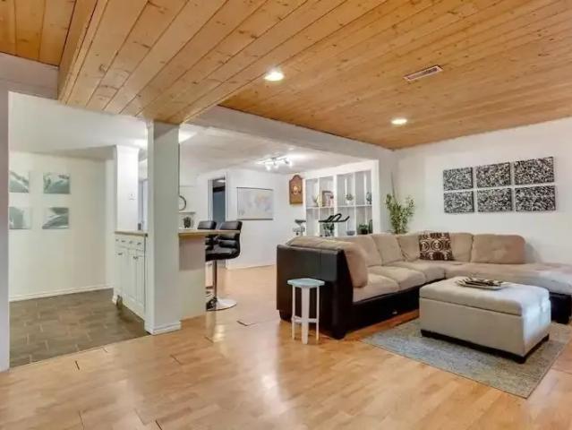 2 Bedroom Apartment Calgary AB 104036279