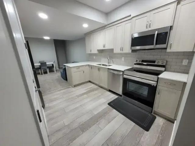 2 Bedroom Apartment Calgary AB 104178970