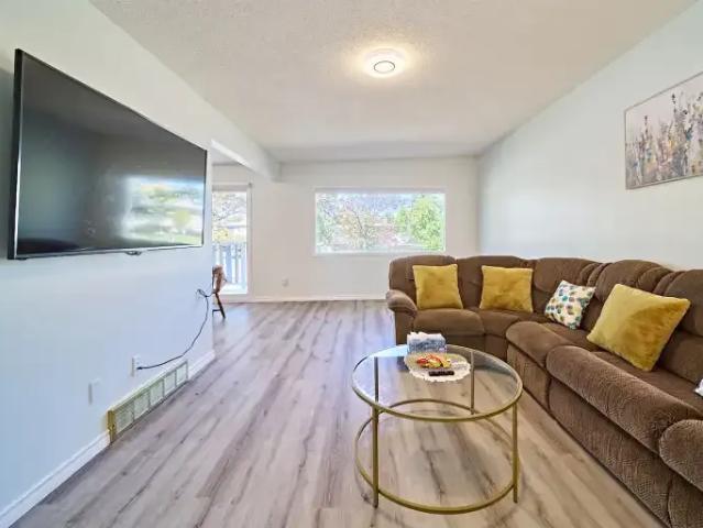 2 Bedroom Apartment Calgary AB 104179193