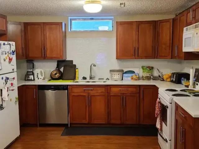 2 Bedroom Apartment Calgary AB 104179229