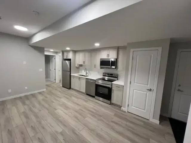 2 Bedroom Apartment Calgary AB 104179382