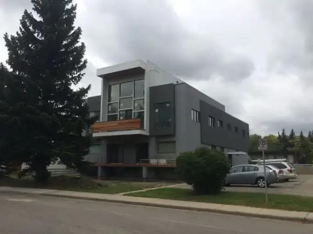 2 Bedroom Apartment Calgary AB 104179546