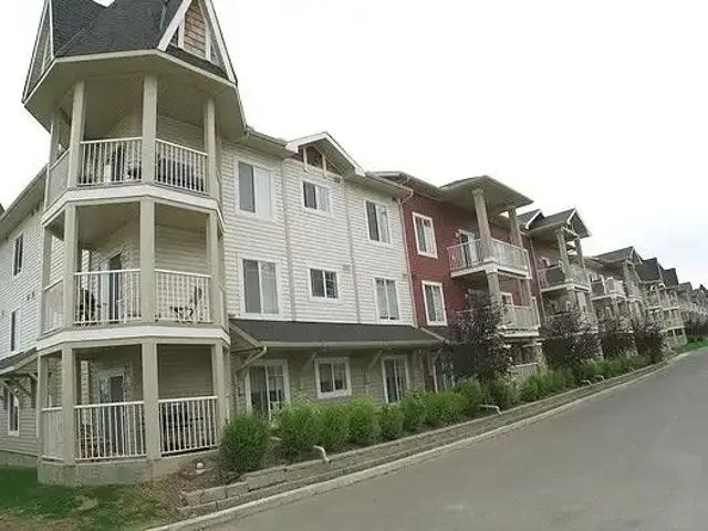 2 Bedroom Apartment Calgary AB 104179559