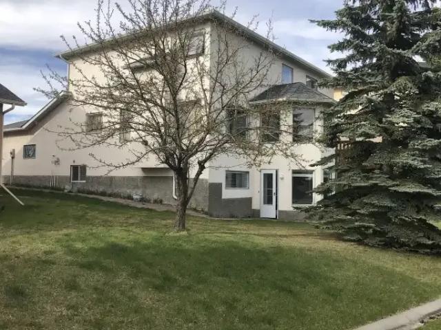2 Bedroom Apartment Calgary AB 104180210