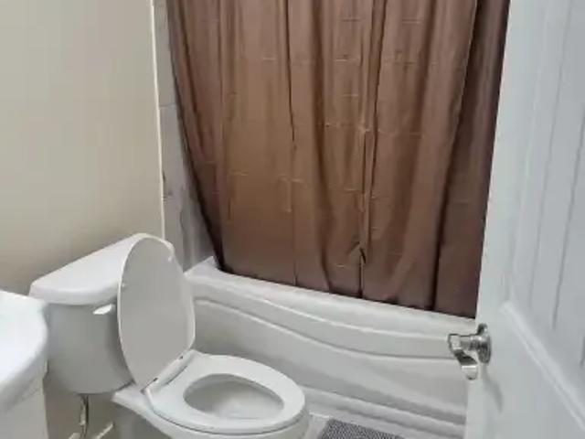 2 Bedroom Apartment Calgary AB 104180739