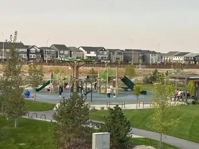 2 Bedroom Apartment Calgary AB 104181473