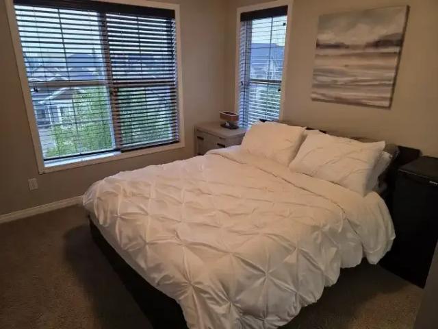 2 Bedroom Apartment Calgary AB 104181486
