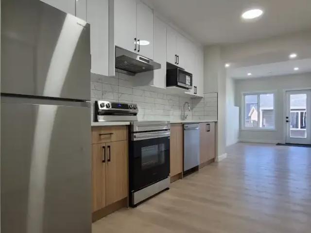 2 Bedroom Apartment Calgary AB 104181544