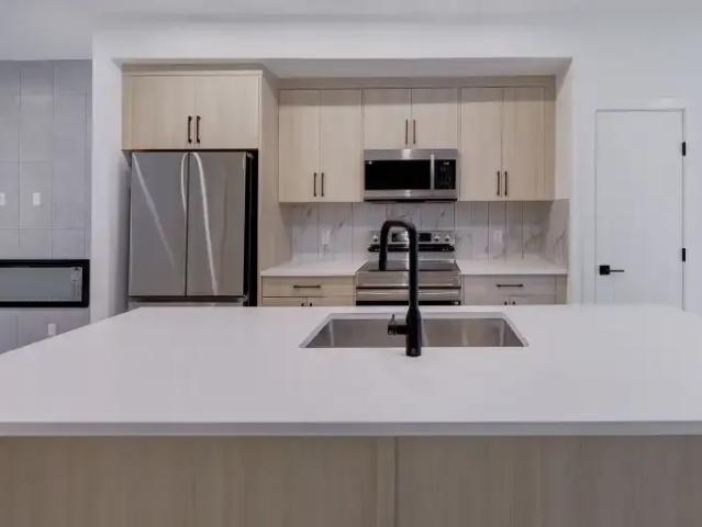 2 Bedroom Apartment Calgary AB 104181687