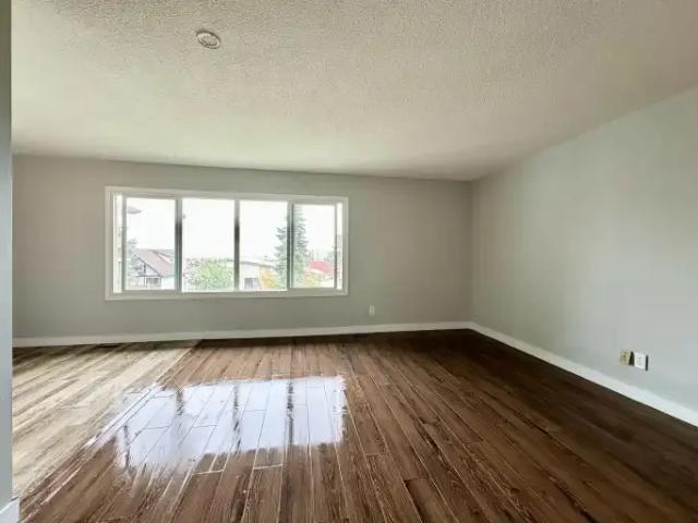2 Bedroom Apartment Calgary AB 104181688