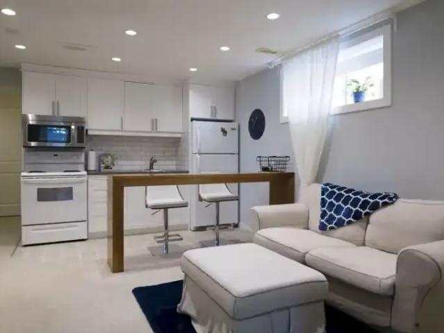 2 Bedroom Apartment Calgary AB 104182273