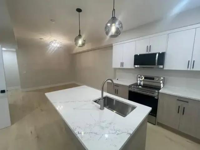 2 Bedroom Apartment Calgary AB 104182978