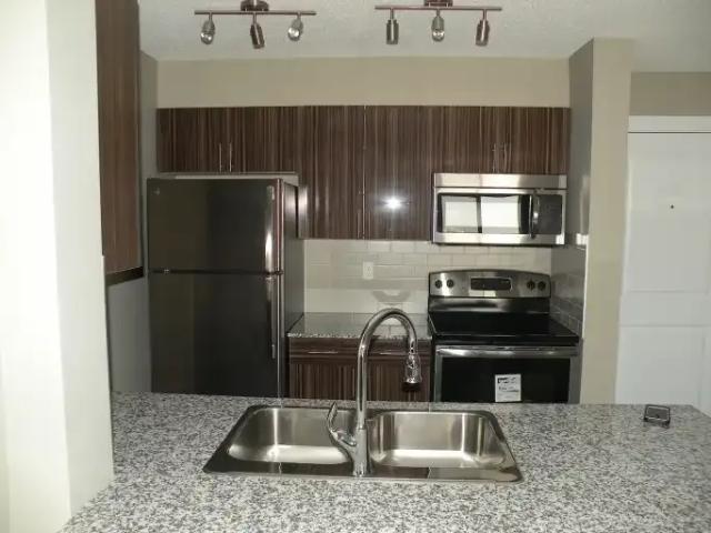 2 Bedroom Apartment Calgary AB 104257325