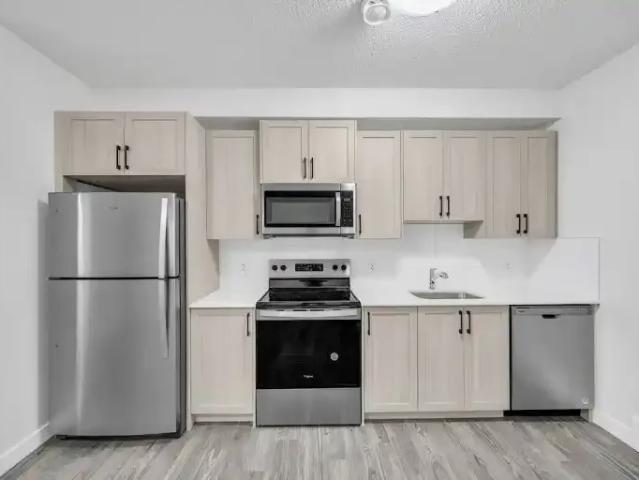 2 Bedroom Apartment Calgary AB 104322272