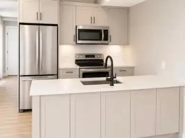 2 Bedroom Apartment Calgary AB 104362808
