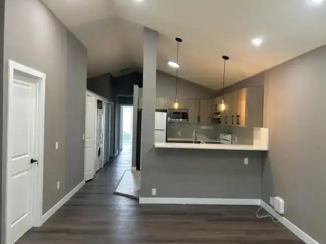 2 Bedroom Apartment Calgary AB 104506735