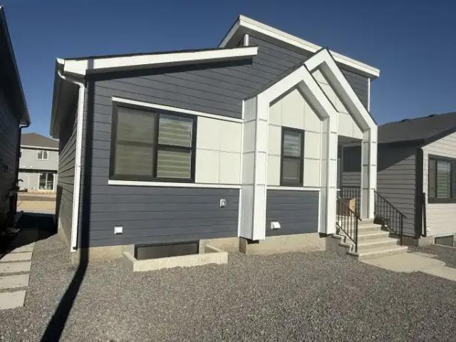 2 Bedroom Apartment Calgary AB 104535499