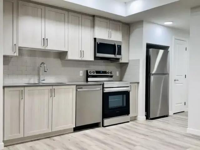 2 Bedroom Apartment Calgary AB 104563609