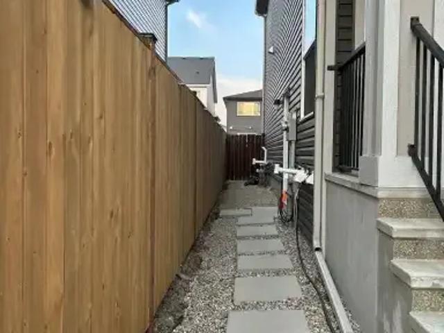 2 Bedroom Apartment Calgary AB 104598281
