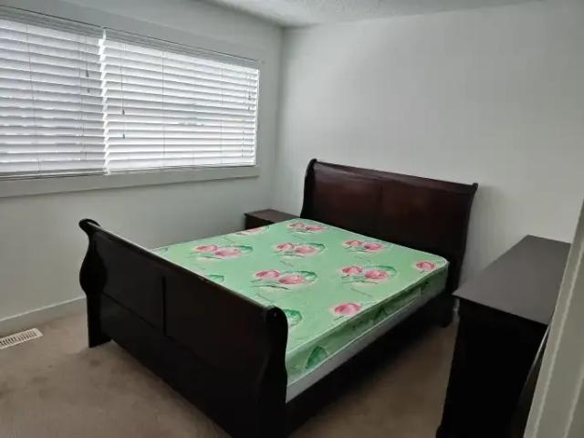 2 Bedroom Apartment Calgary AB 104876839