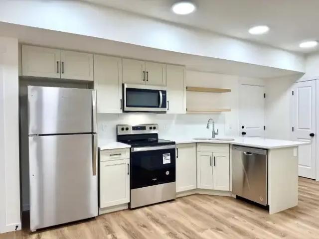 2 Bedroom Apartment Calgary AB 103215619