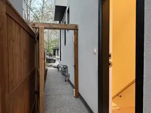 2 Bedroom Apartment Calgary AB 103594584