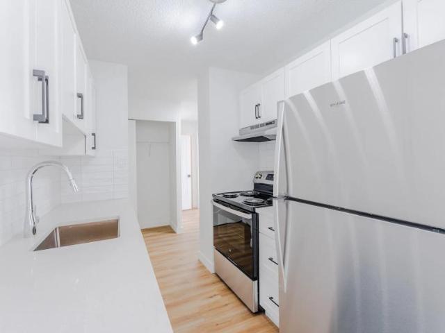2 Bedroom Apartment Calgary AB 98309478