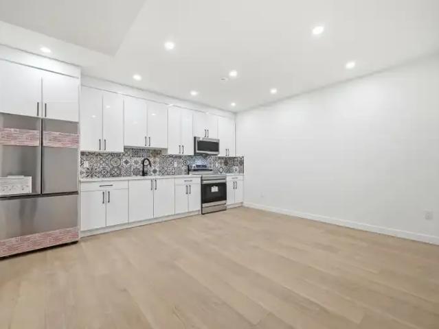 2 Bedroom Apartment Calgary AB LS100600548