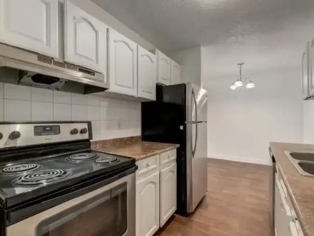 2 Bedroom Apartment Calgary AB LS103011373