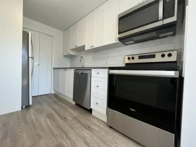 2 Bedroom Apartment Cambridge ON 102700961