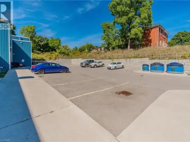 2 Bedroom Apartment Cambridge ON 102339136