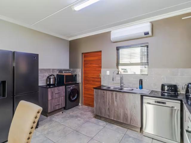 2 Bedroom Apartment Carlswald Carlswald 103659733
